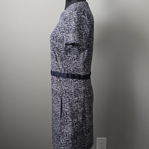 Gap Dress Blue & White Stretchy w Pockets Women's Size 6 Preppy Style - Picture 2 of 6